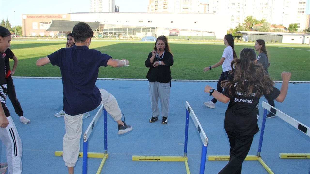 Kanseri Yenen Milli Atletin Olimpiyat Hedefi: Yetiştirdiği Sporcularla Zirveye Çıkmak