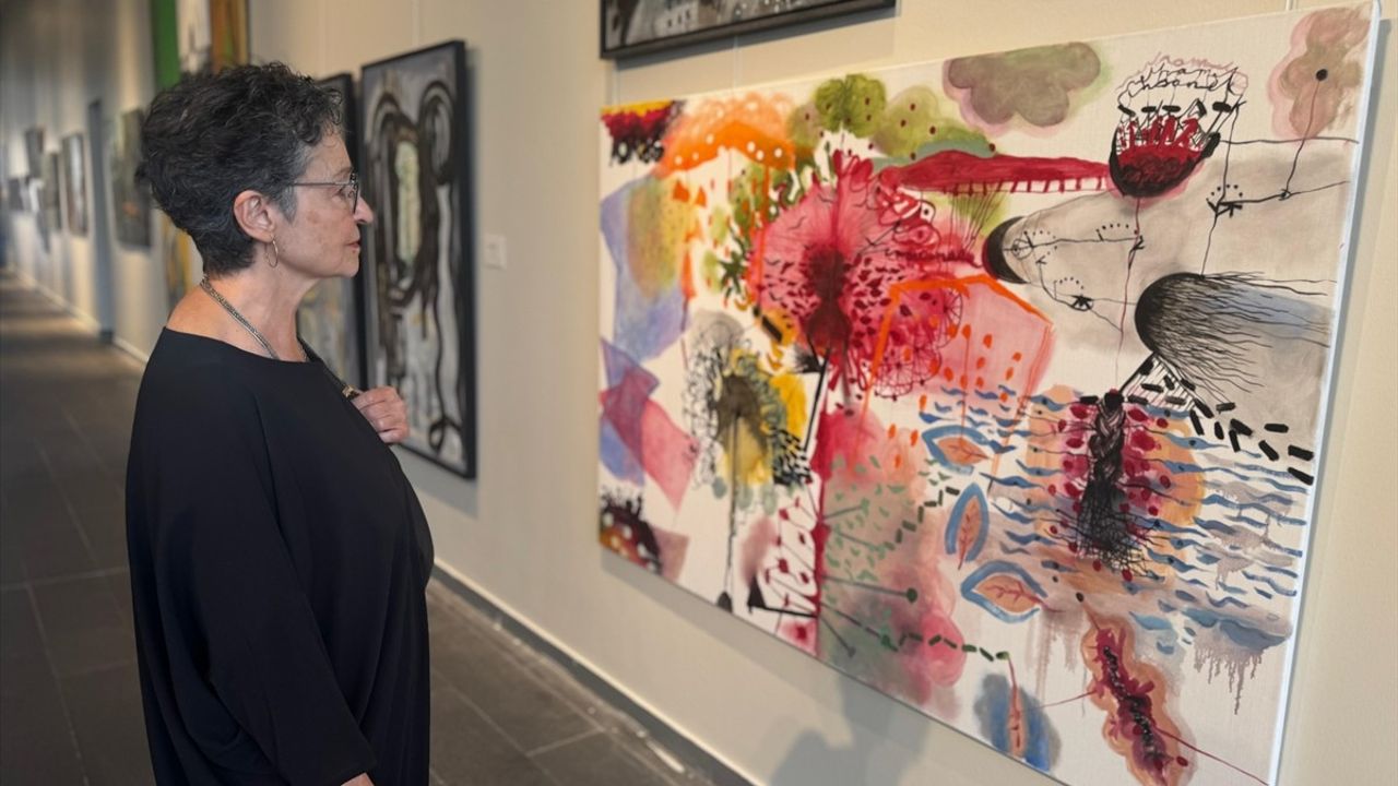 Kaotik Kentin Gölgesinde Manzara: AKM Galeri'de Sanatla Buluştu