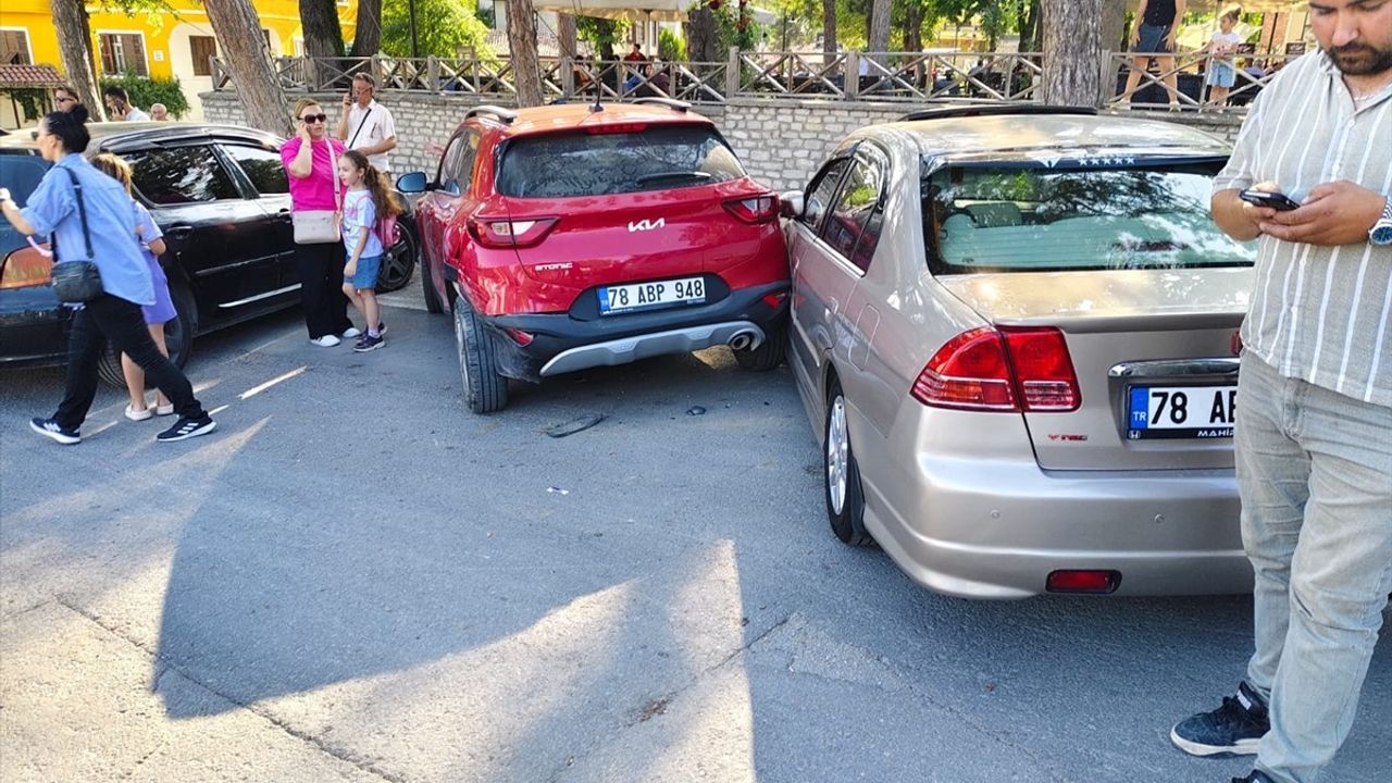 Karabük'te 3 Farklı Trafik Kazasında 4 Kişi Yaralandı