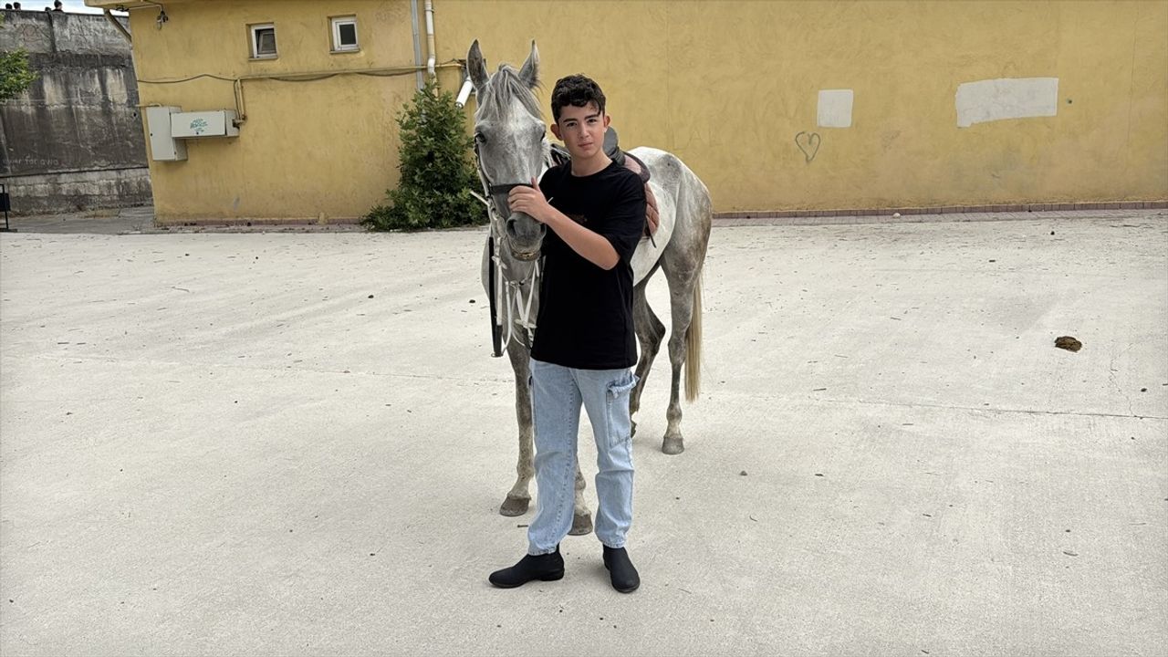 Karabük'te LGS Sonrası Öğrenciye At Hediyesi