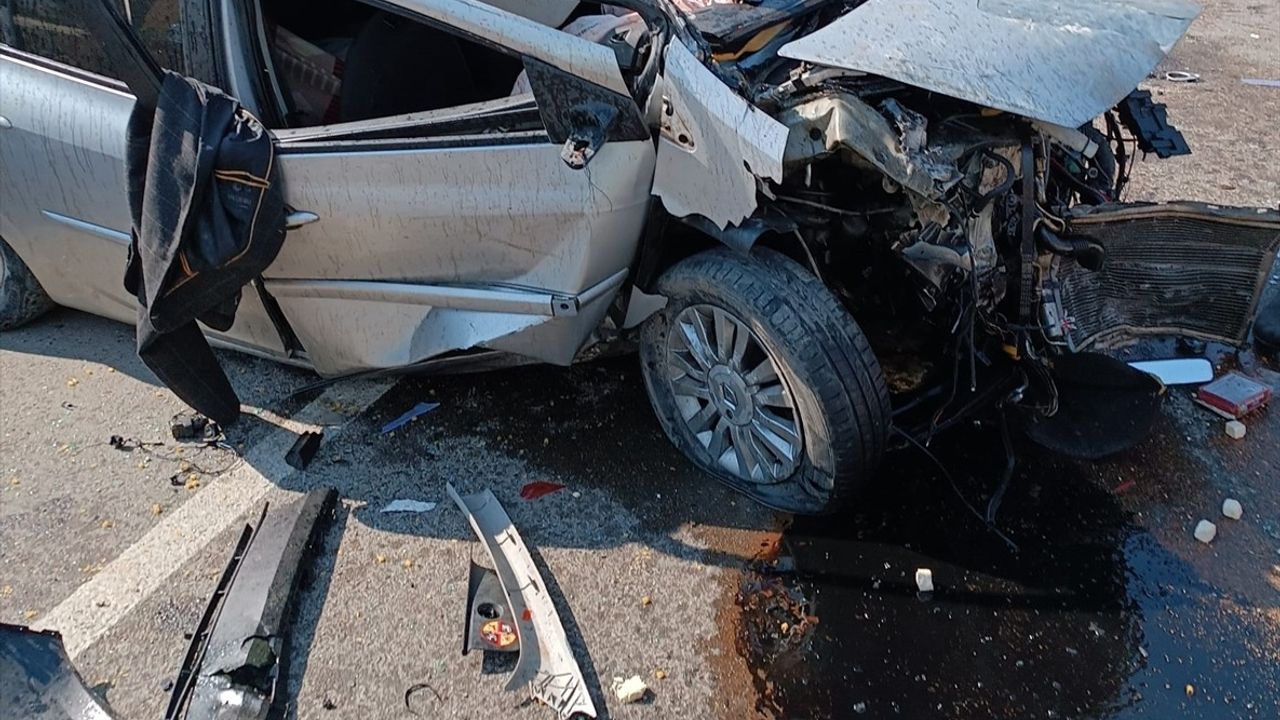 Karabük'te Otomobil ve Van Çarpıştı: 7 Yaralı