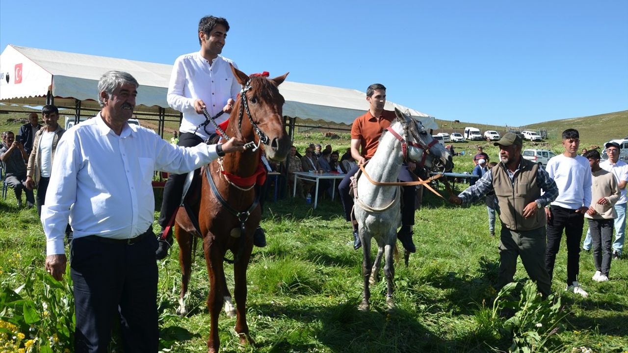 Kars'ta 3000 Rakımda Köroğlu Köyü Yayla Festivali Coşkusu