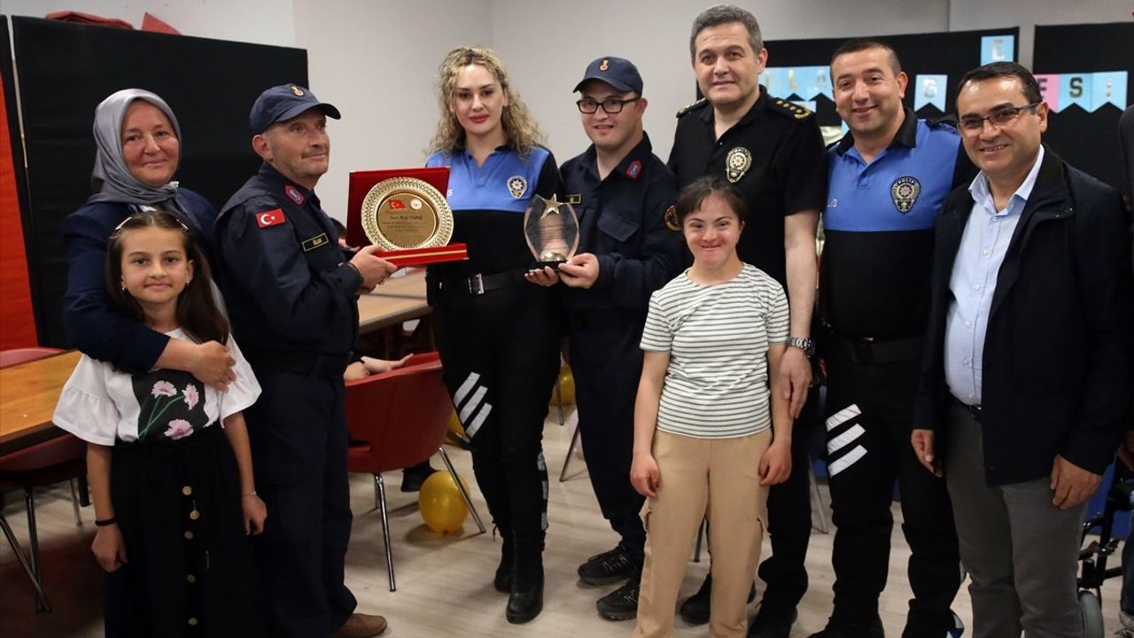 Kastamonu'da Özel Bireylerden Duygu Dolu Veda Töreni