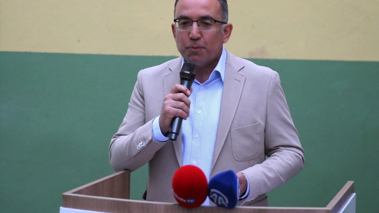 Kastamonu Üniversitesi Öğrencileri Açık Hava Sineması Düzenledi