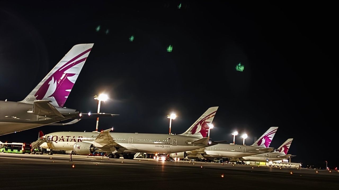 Katar Hava Sahası Kapatıldı: 10 Qatar Airways Uçağı İstanbul'a İndi