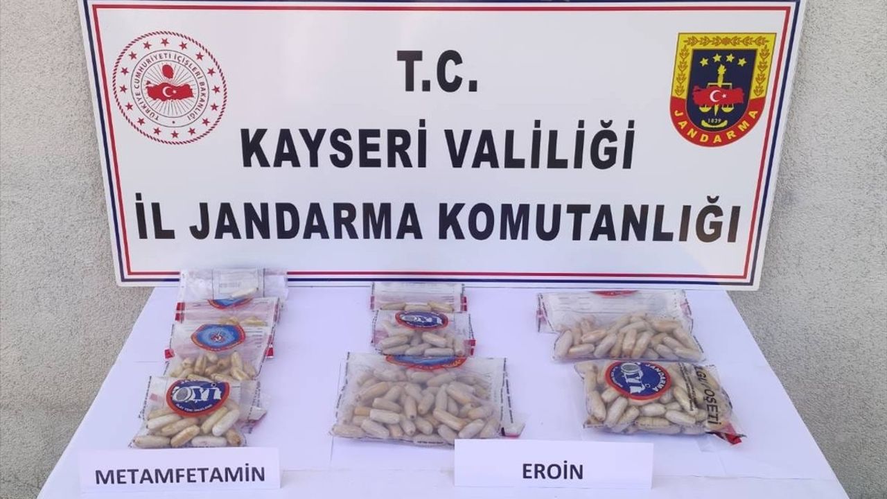 Kayseri'de Mide ve Bağırsaklarında Uyuşturucu Bulunan 3 Kişi Tutuklandı
