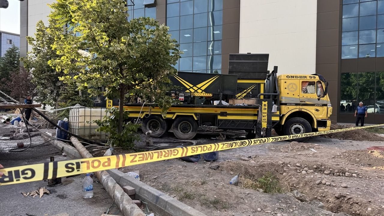 Kayseri'de Sondaj Kuyusuna Düşen İşçi Hayatını Kaybetti