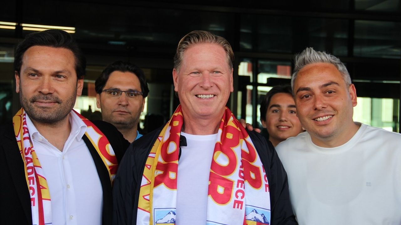 Kayserispor'un Yeni Teknik Direktörü Markus Gisdol, Kayseri'ye Geldi