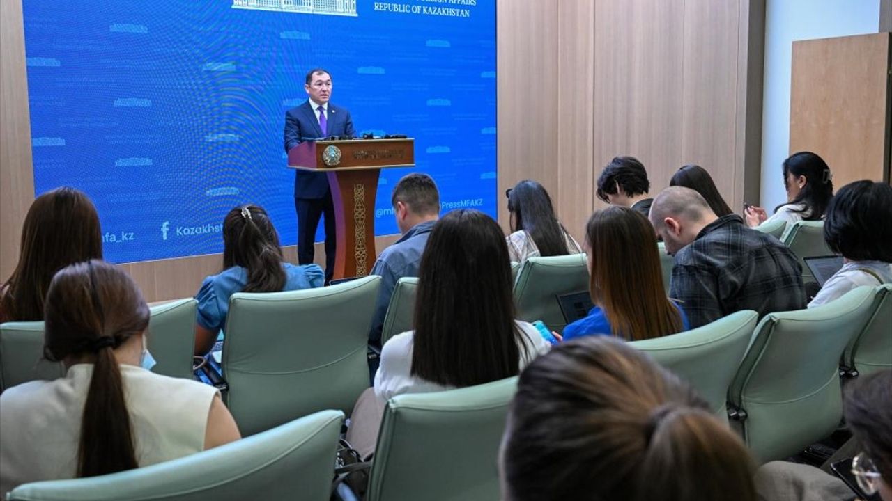 Kazakistan, İran'dan Ayrılma İsteği Olan 74 Vatandaşını Başarılı Bir Şekilde Tahliye Etti