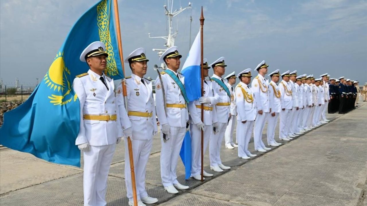Kazakistan ve Azerbaycan Hazar'da Ortak Tatbikat Düzenledi