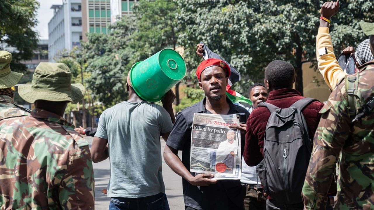 Kenya'da Sosyal Medya Fenomeninin Ölümü Protesto Edildi