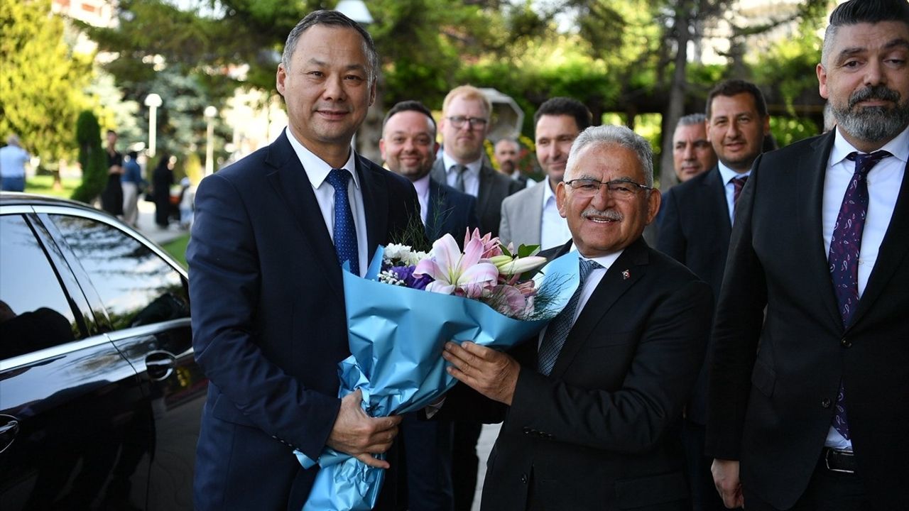 Kırgızistan Büyükelçisi Kazakbayev, Kayseri'yi Ziyaret Etti