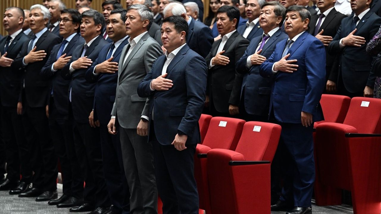 Kırgızistan'da Yolsuzlukla Mücadeleye 2 Milyar Dolar Katkı