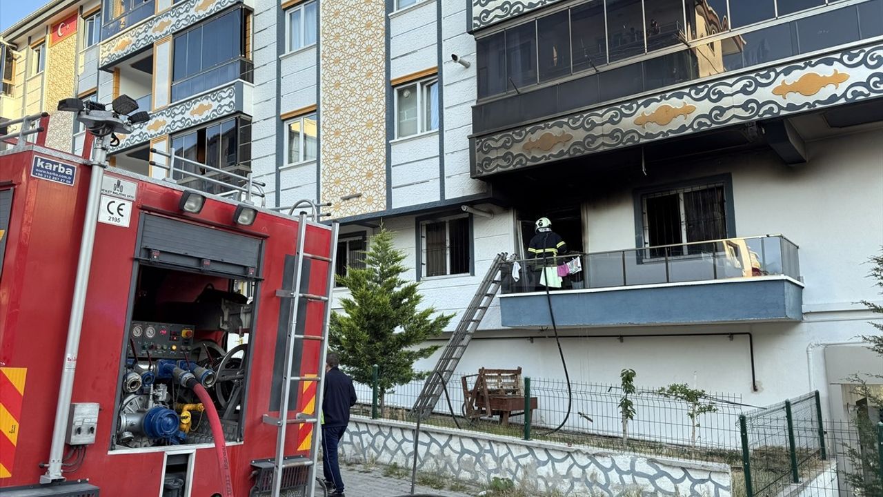 Kırıkkale'de Apartman Yangınında 8 Kişi Dumandan Etkilendi