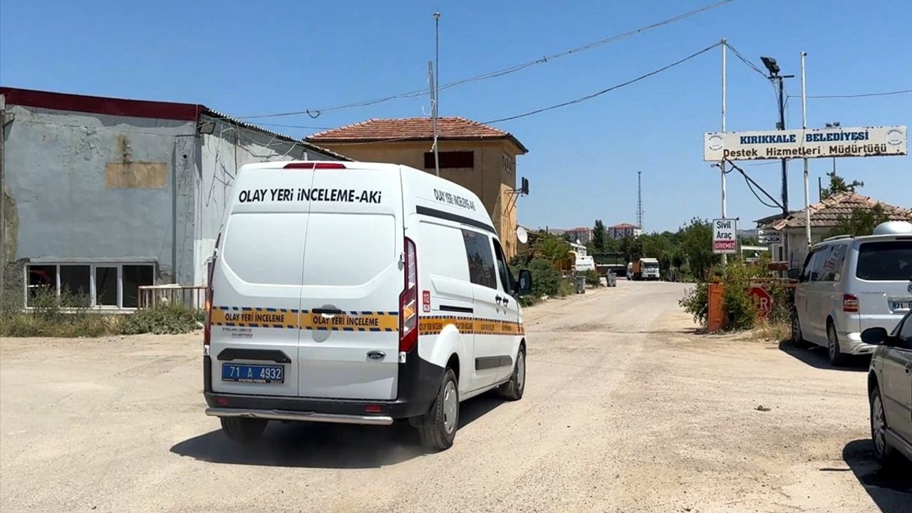 Kırıkkale'de Köpük Tüpü Patladı: 46 Yaşındaki Belediye Personeli Ağır Yaralandı