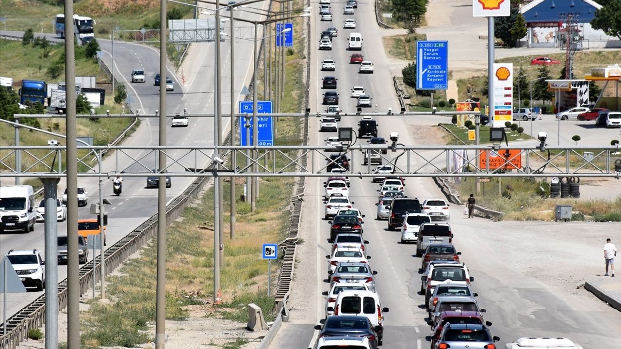 Kırıkkale'de Kurban Bayramı Öncesi Trafik Yoğunluğu Artıyor