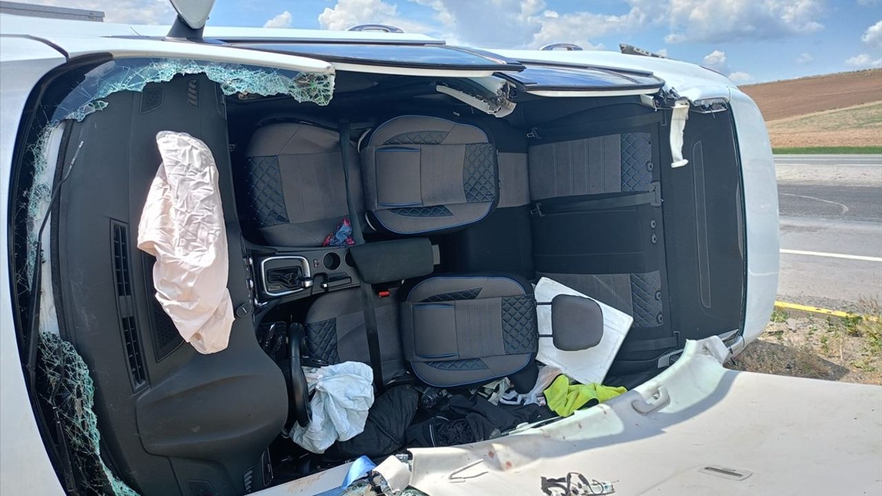 Kırıkkale'de Otomobil Devrildi: 2 Yaralı