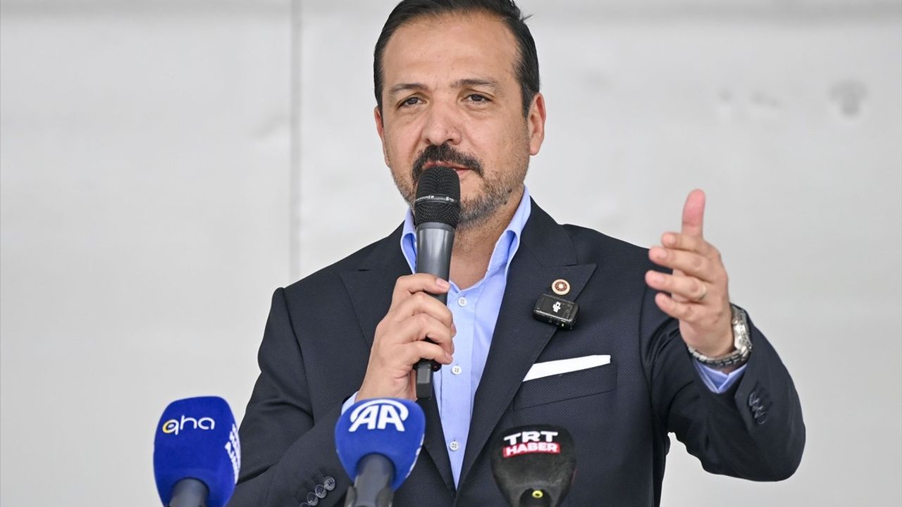 Kırım Tatar Milli Bayrak Günü'nde Kürşad Zorlu'dan Önemli Mesajlar