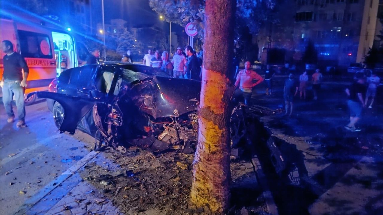 Kırklareli'nde Feci Kaza: Bir Kişi Hayatını Kaybetti, Diğer Yaralı