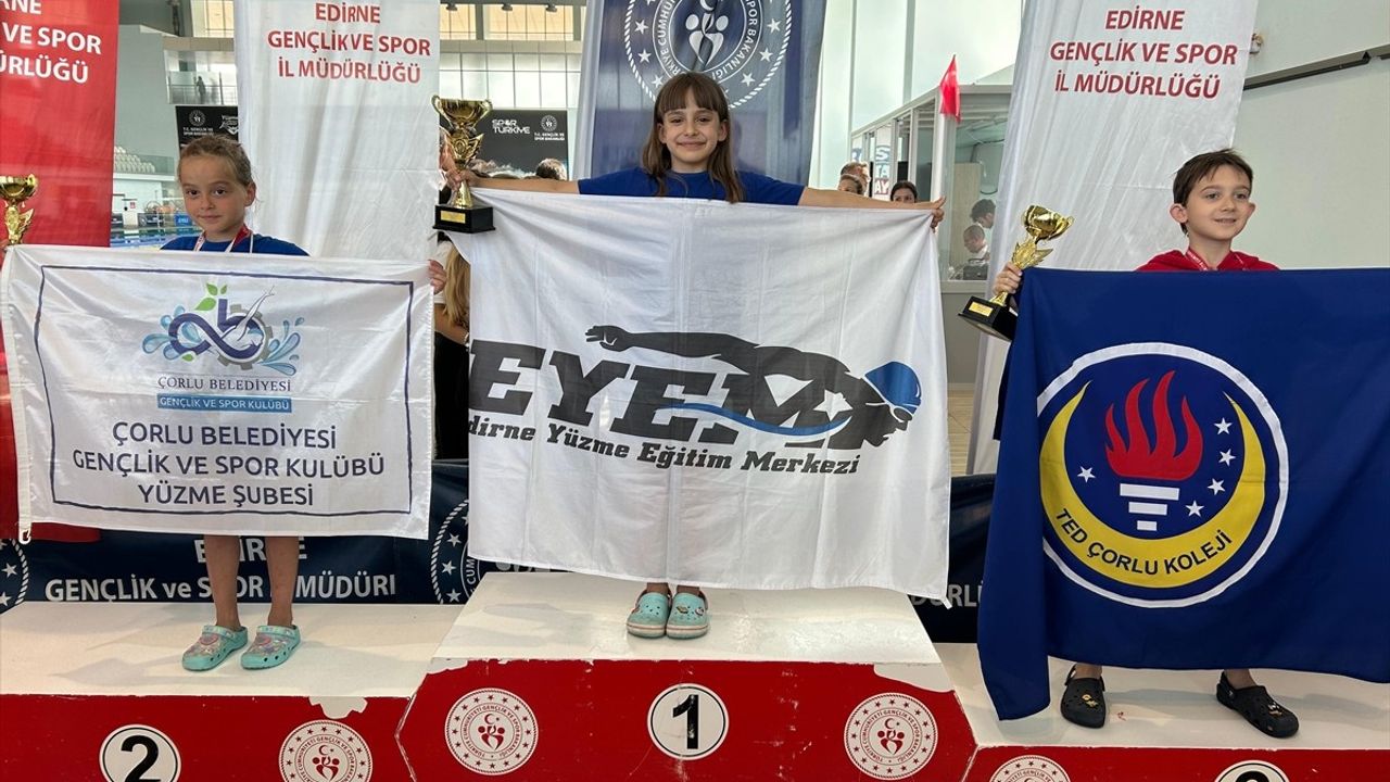 Kırkpınar Yüzme Şenliği 2023'te Renkli Anlara Ev Sahipliği Yaptı