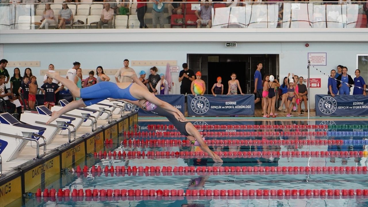 Kırkpınar Yüzme Şenliği Edirne'de Coşkuyla Devam Ediyor