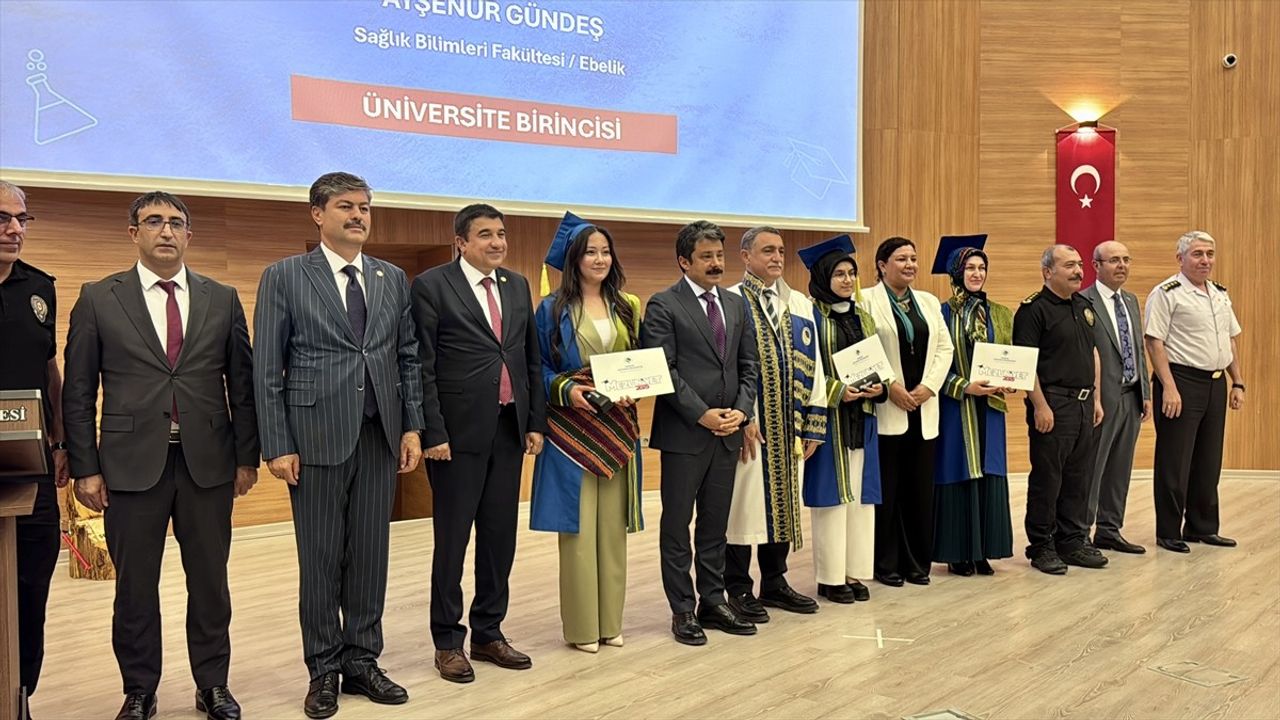 Kırşehir Ahi Evran Üniversitesi Mezuniyet Töreninde Ahilik Yemini