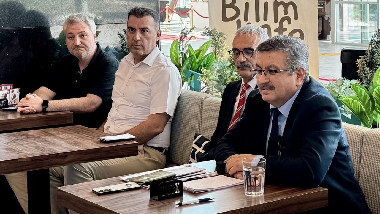 Kırşehir'de 'Bilim Kafe' Etkinliği: Tarım Uygulamaları Anlatıldı