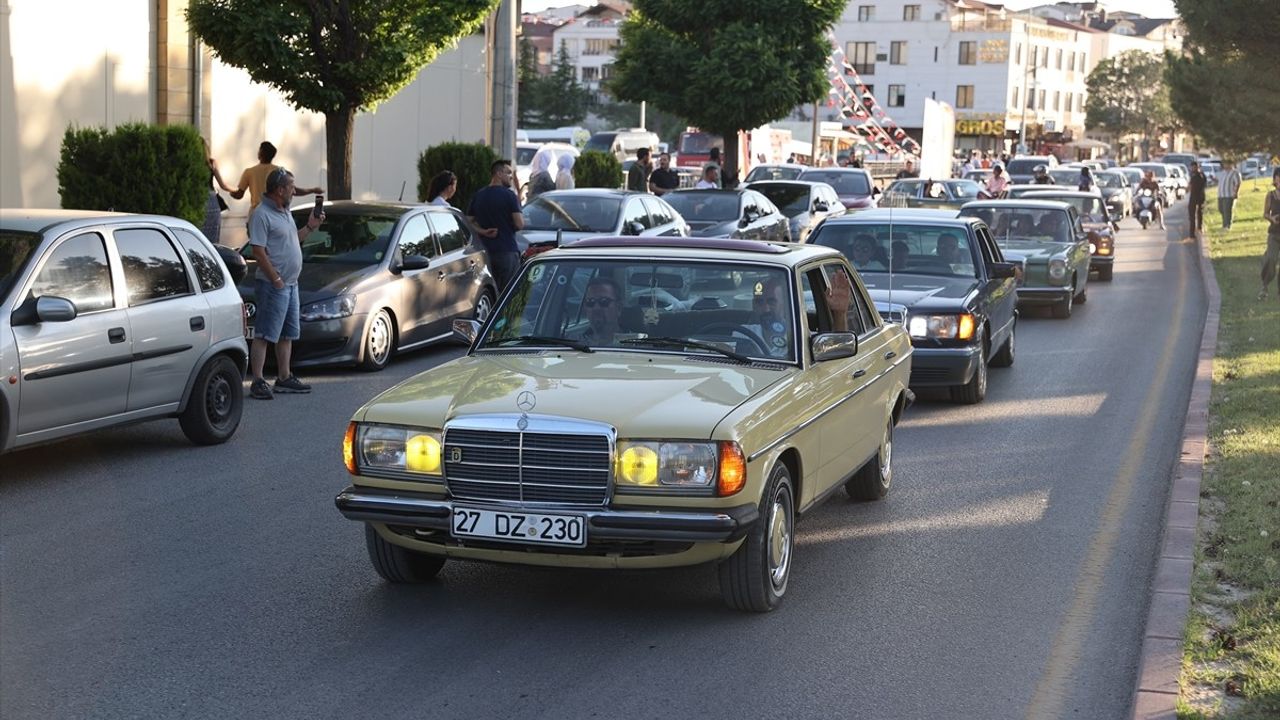 Klasik Otomobil Tutkunları Ürgüp'te Buluştu: Classic Mercedes Festivali Coşkusu