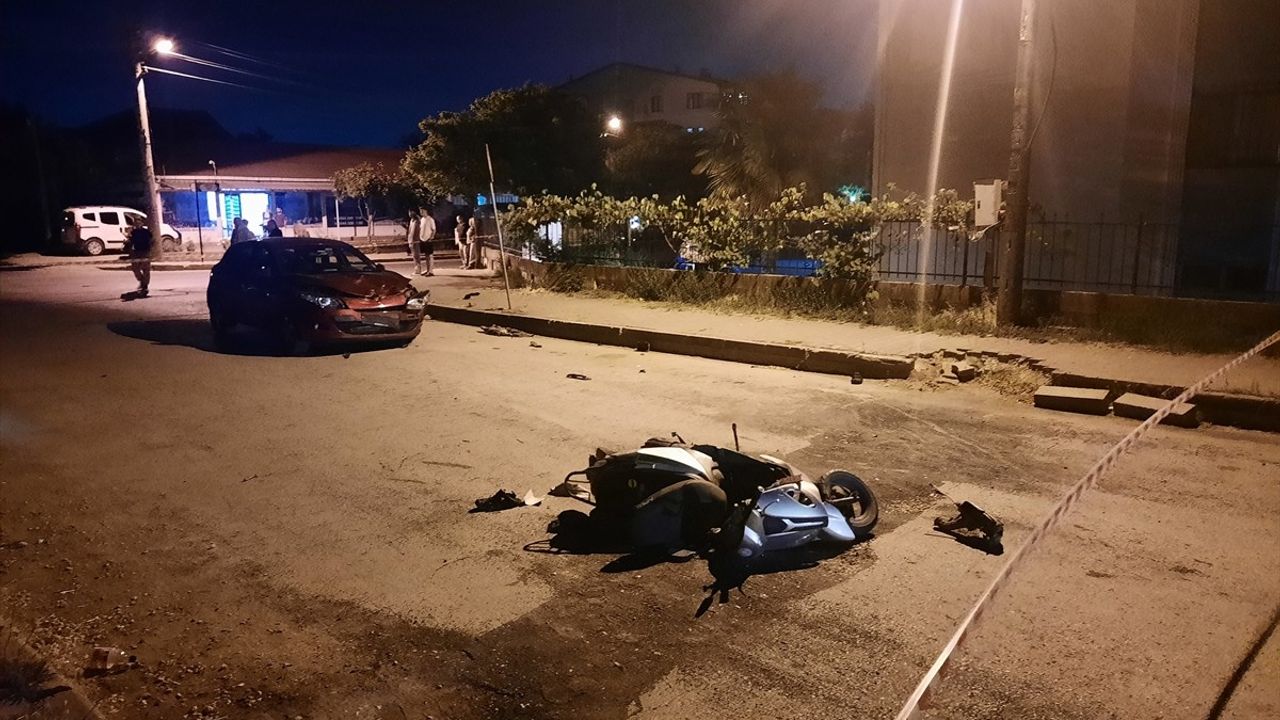 Kocaeli'de Motosiklet Kazası: Baba Hayatını Kaybetti, Oğlu Ağır Yaralandı