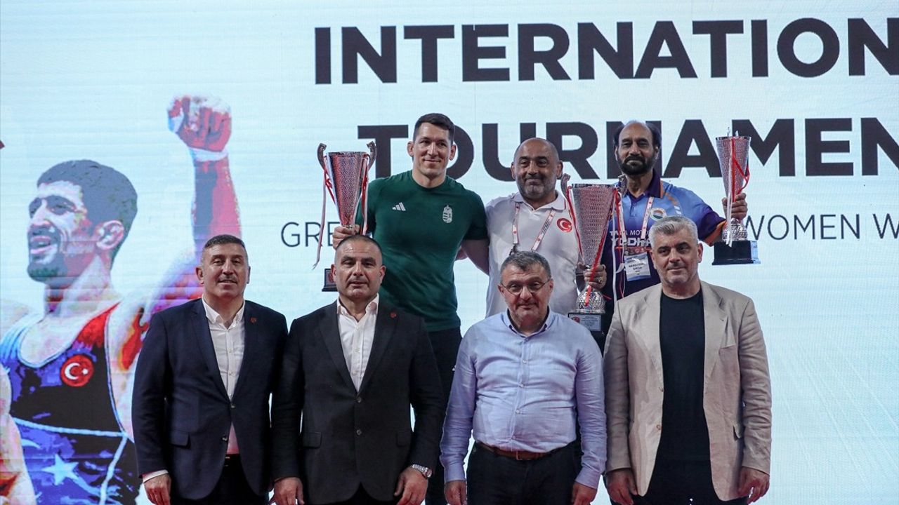 Kocaeli'deki Güreş Turnuvası'nda 2. Gün Müsabakaları Tamamlandı