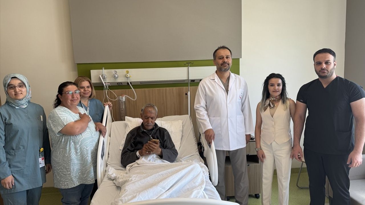 Koklear İmplant Ameliyatıyla İşitme Kaybı Son Buldu