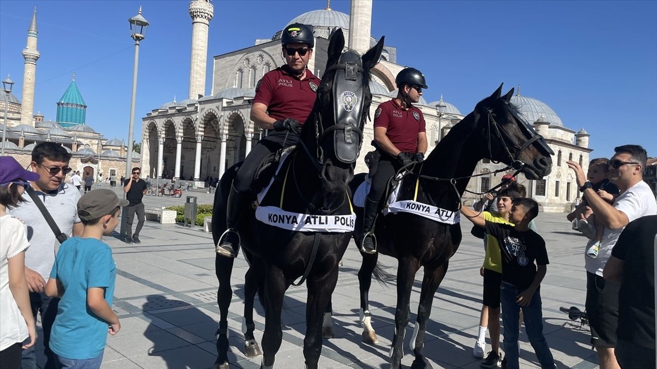 Konya'da Atlı Polis Birliği Hizmete Girdi