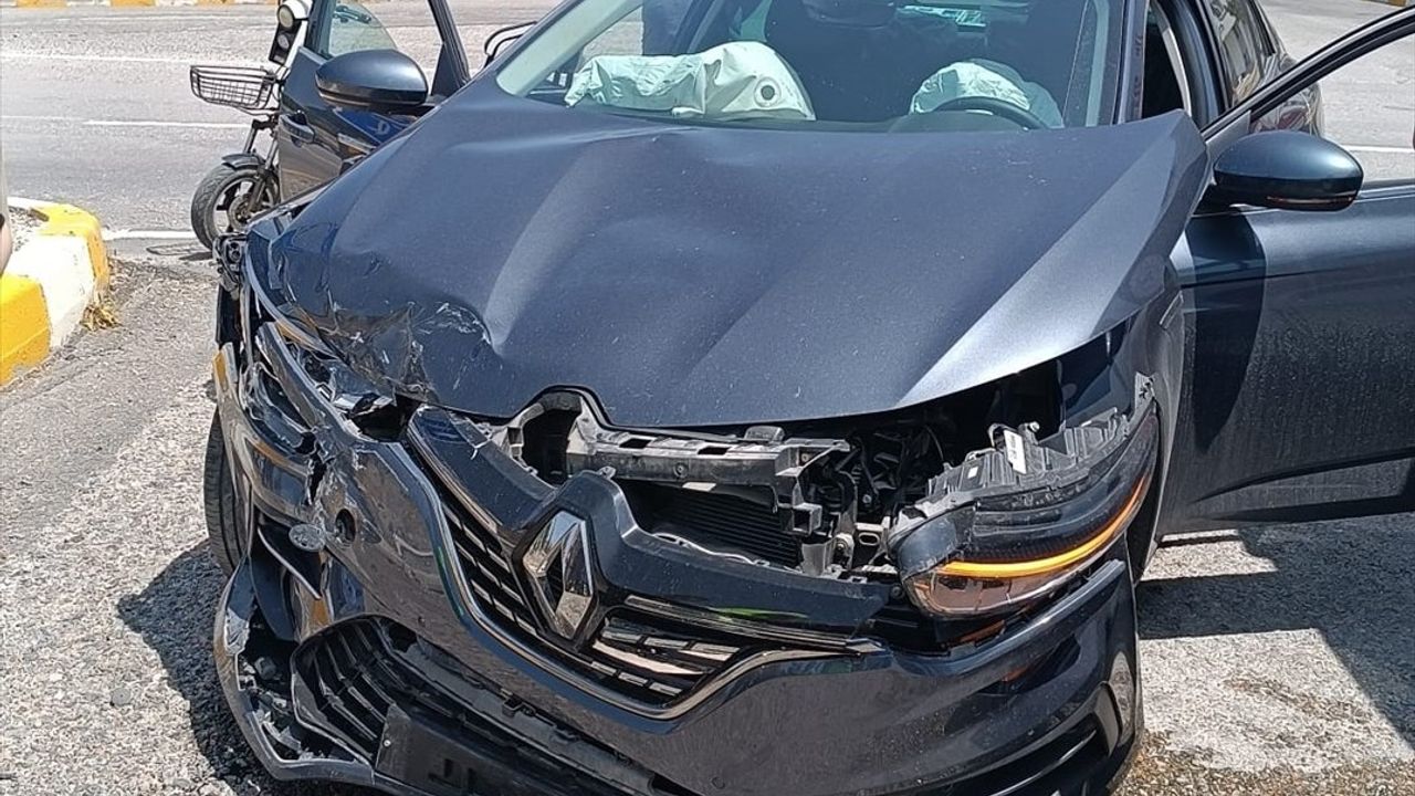 Konya'da İki Otomobilin Çarpışması Sonucu 5 Yaralı