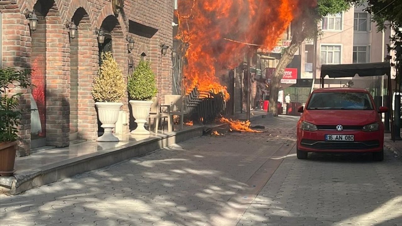 Konya'da İş Yerinde Yangın: 4 Kişi Dumandan Etkilendi