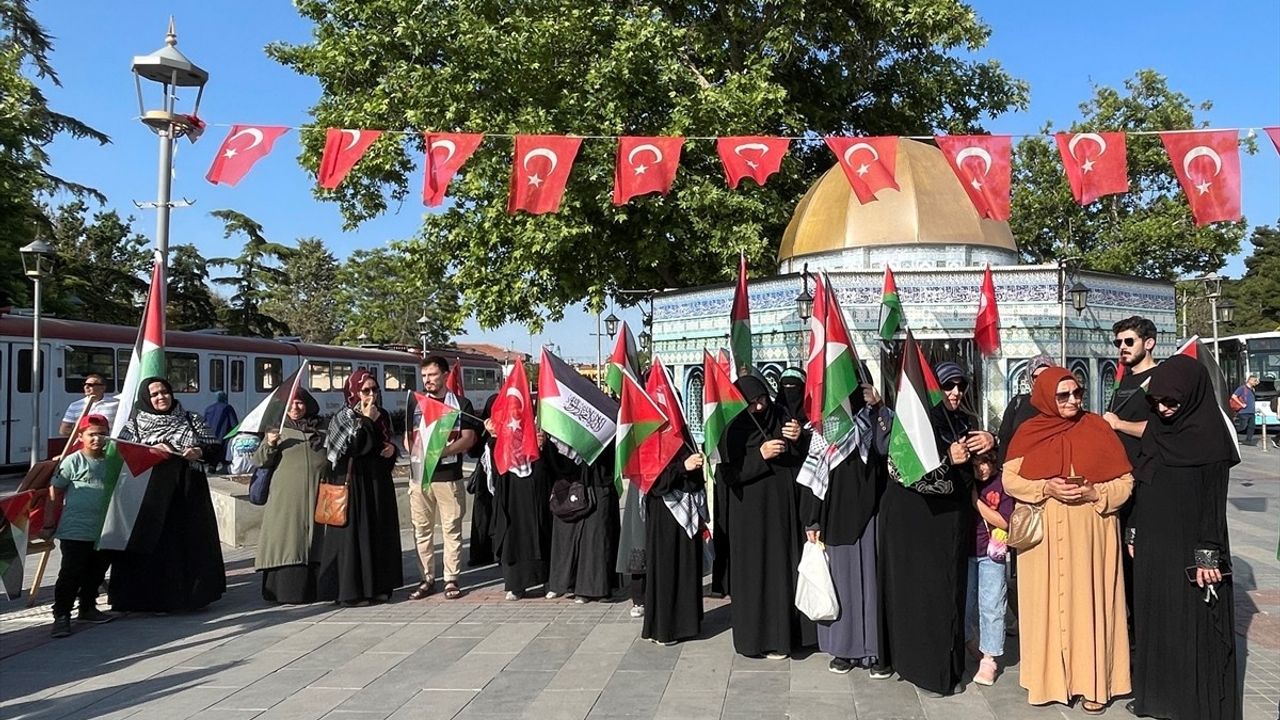 Konya'da 'Küresel Gazze Yürüyüşü'ne Destek Gösterisi