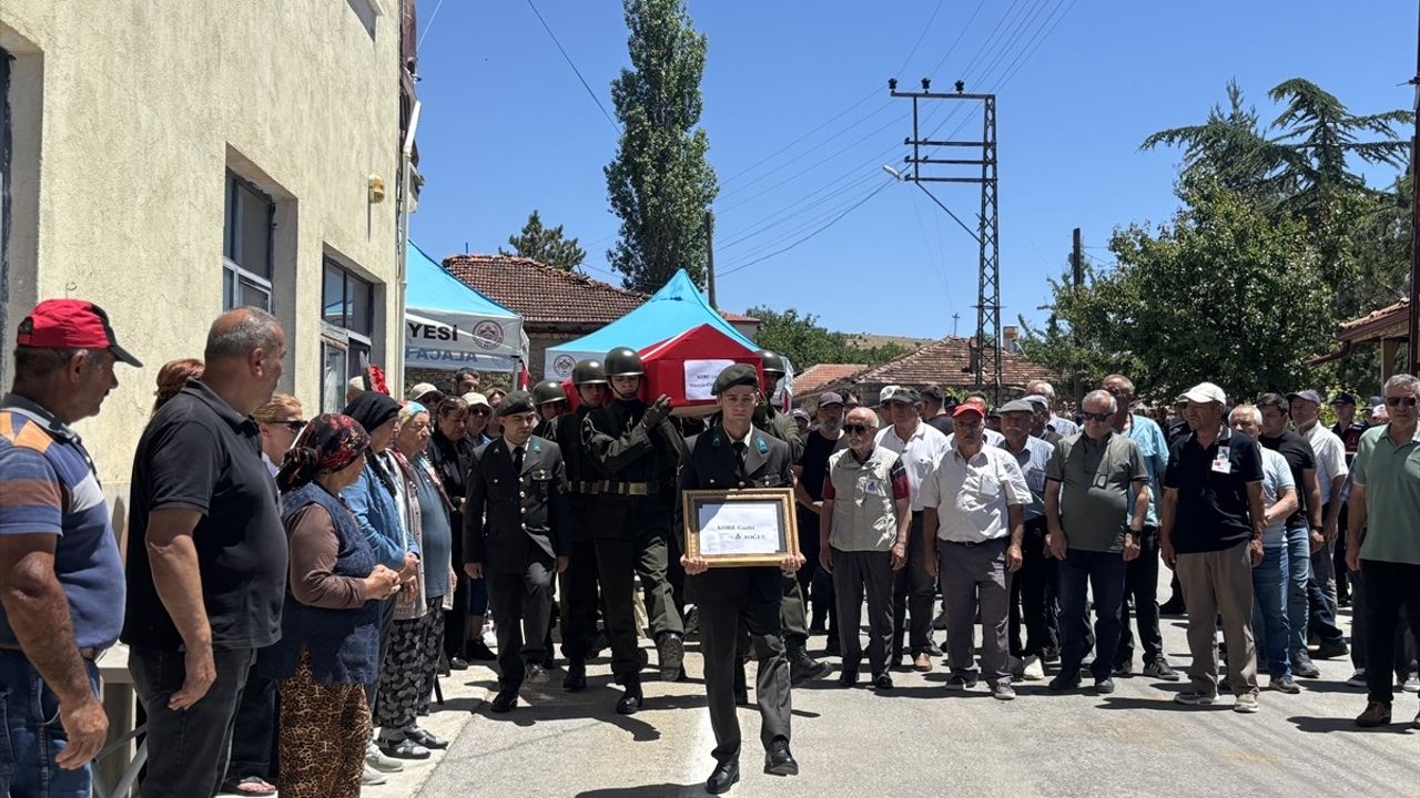 Kore Gazisi Hüseyin Emiroğlu Son Yolculuğuna Uğurlandı