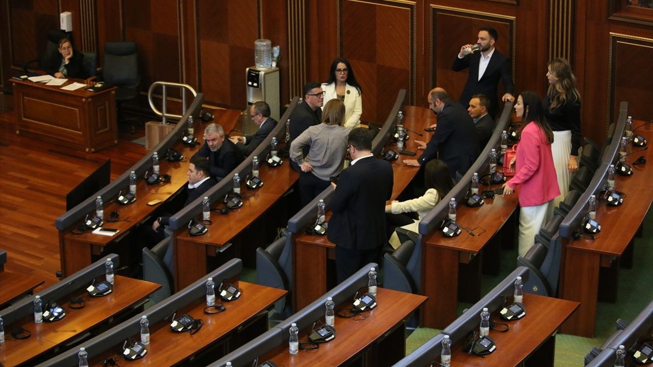 Kosova'da Hükümet Kurma Süreci 4 Aydır Tıkandı