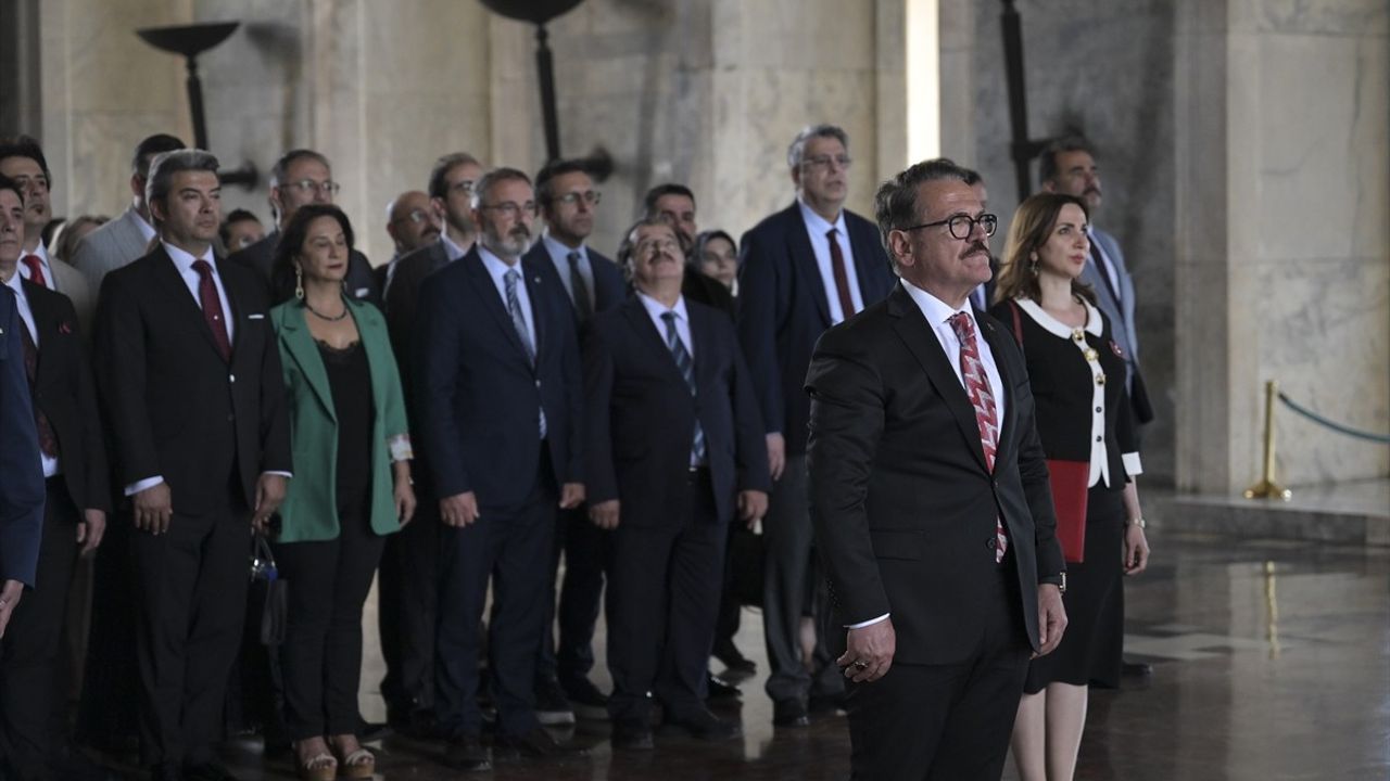 Kültür ve Turizm Bakanlığı'ndan Anıtkabir'e 90. Yıl Ziyareti