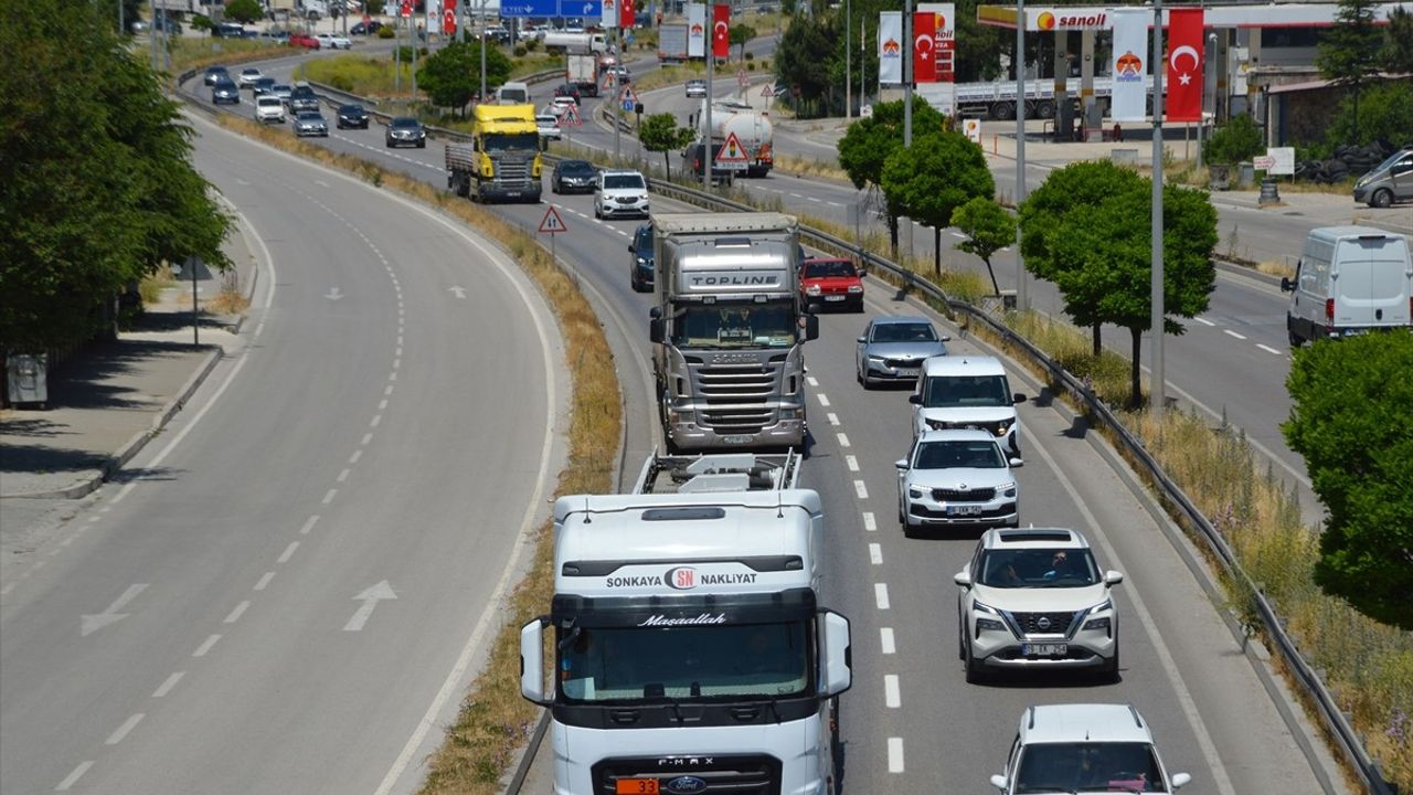 Kurban Bayramı Dönüşünde Samsun-Ankara Yolunda Trafik Yoğunluğu