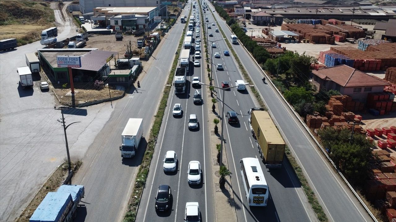 Kurban Bayramı'nda İzmir-Ankara Kara Yolunda Yoğunluk Artıyor
