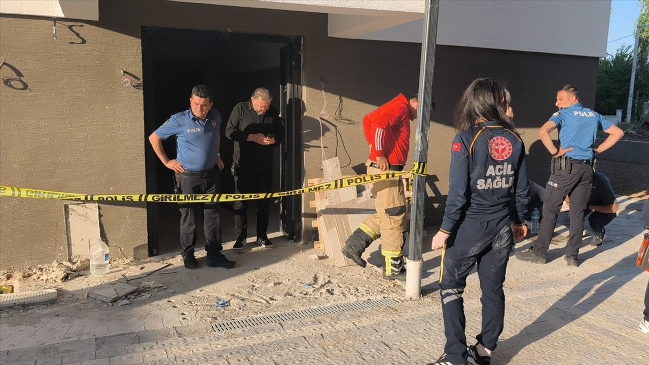 Kütahya'da İnşaat İşçisi Asansör Boşluğuna Düşerek Hayatını Kaybetti