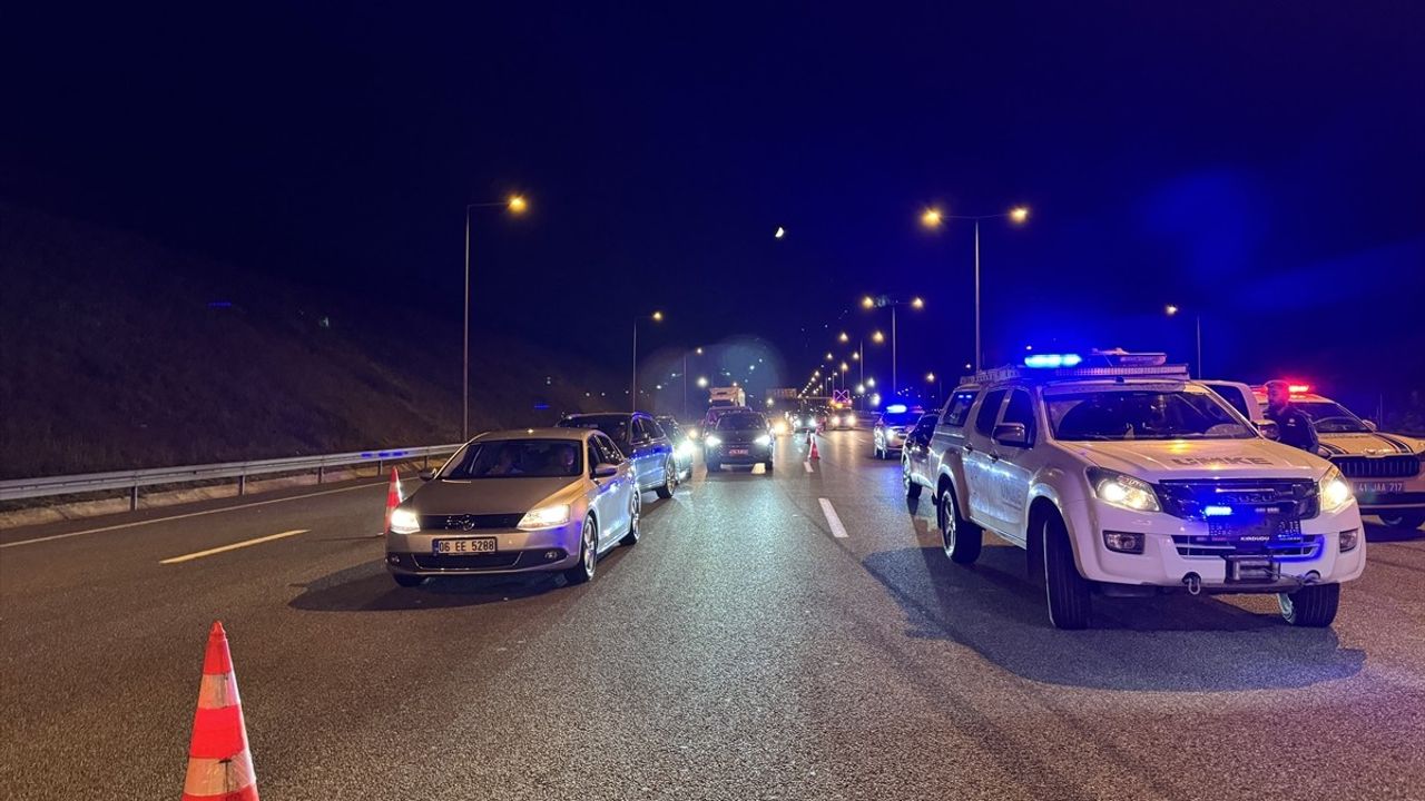 Kuzey Marmara Otoyolu'ndaki Zincirleme Kazada 12 Yaralı