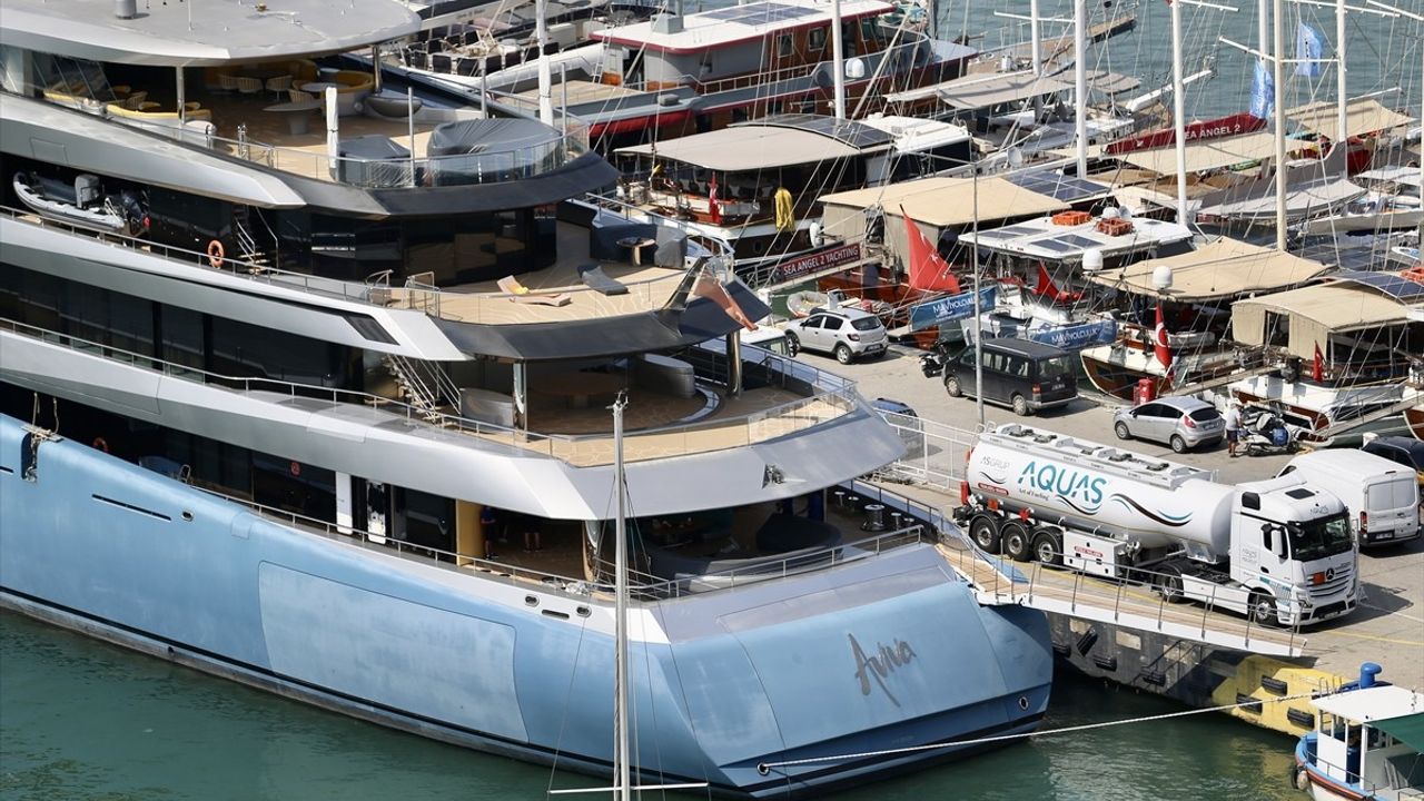 Lüks Mega Yat 'Aviva' Fethiye'ye Geldi