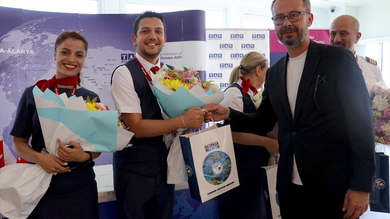 Macaristan'dan Gazipaşa'ya Direk Uçuşlar Başladı