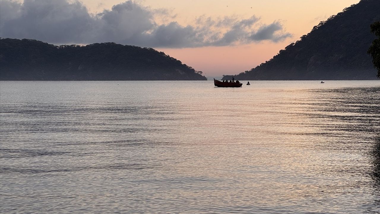 Malavi Gölü'nde Balıkçılık: Kıyı Halkının Geçim Kaynağı
