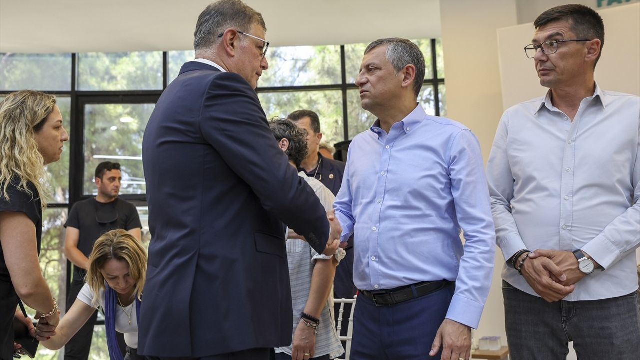 Manisa Büyükşehir Belediye Başkanı Ferdi Zeyrek'e Taziyeler Devam Ediyor
