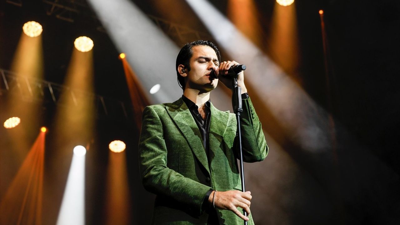 Matteo Bocelli İstanbul'da Büyüleyici Bir Konser Verdi