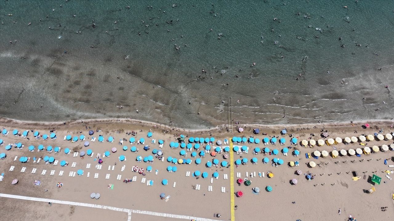 Mersin Plajları Bayram Tatilcilerini Ağırlıyor