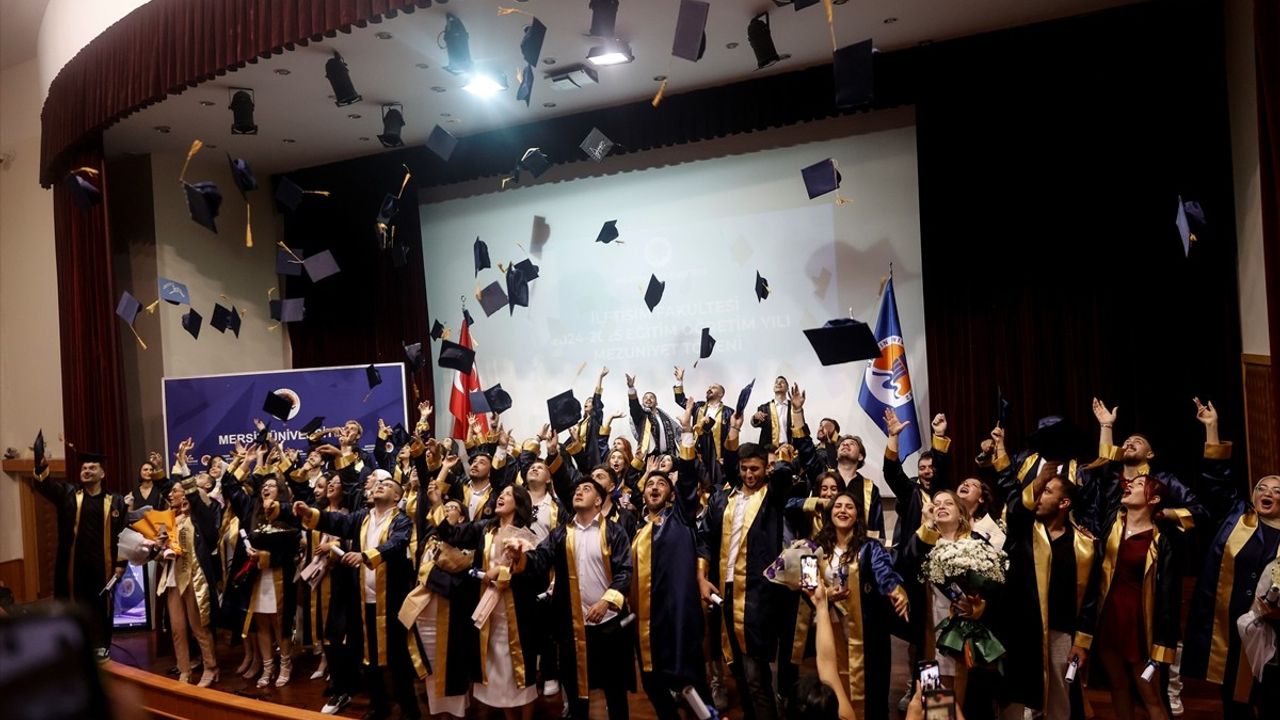 Mersin Üniversitesi İletişim Fakültesi Mezuniyet Töreni Gerçekleşti