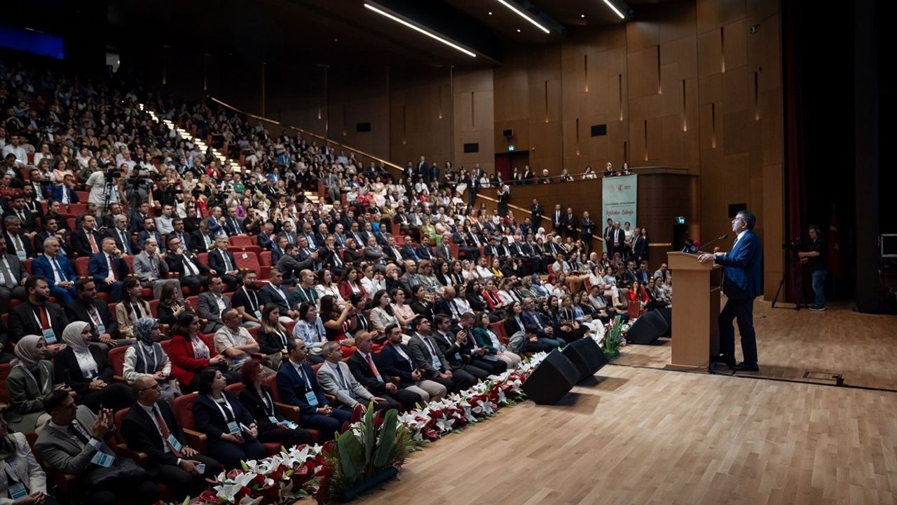 Milli Eğitim Bakanı Tekin, 1. Uluslararası Eğitim Kongresi'nde Eğitimde Yenilikçi Yaklaşımları Vurguladı